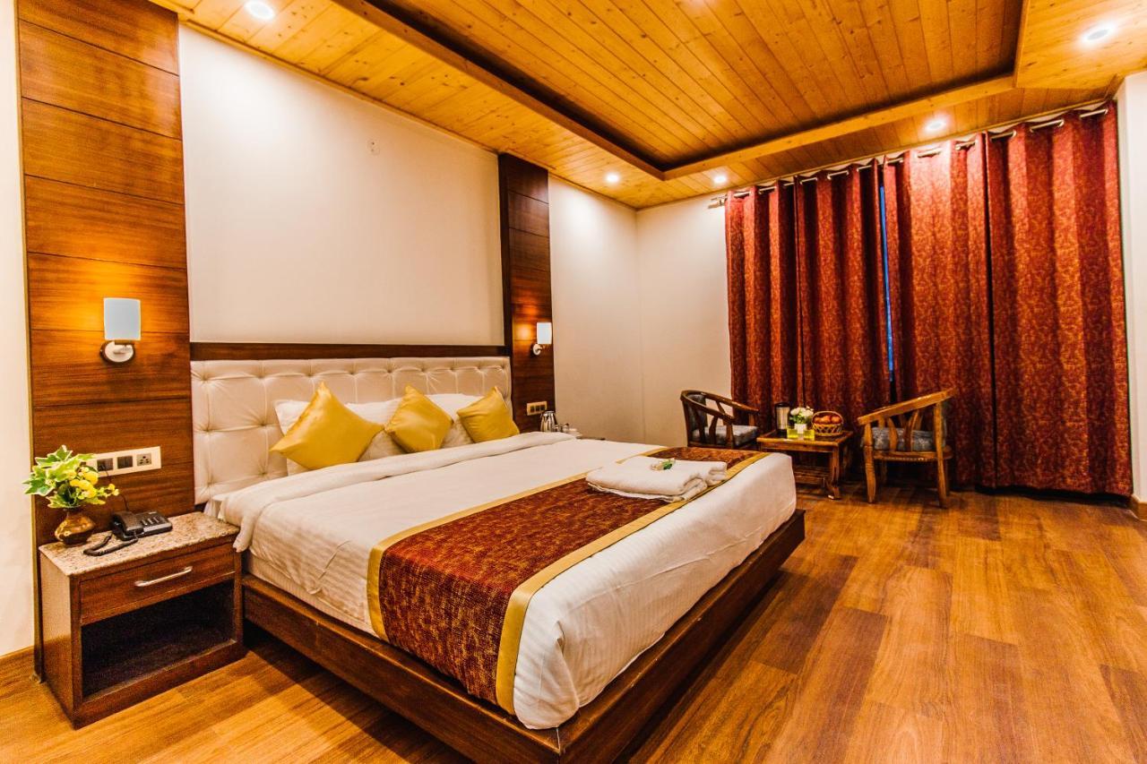 Hotel Misty Mountain Manali Esterno foto